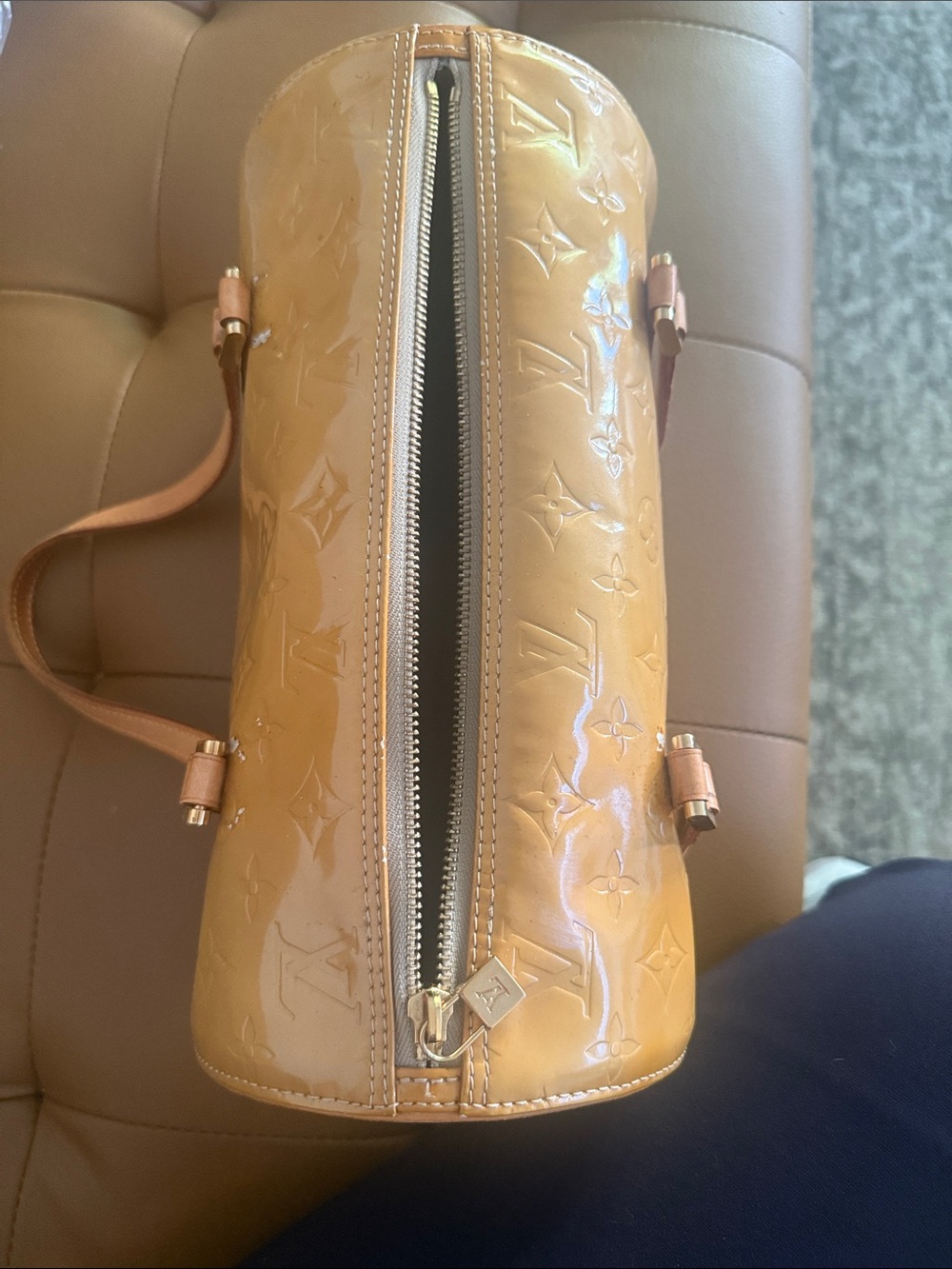 Authentic LOUIS VUITTON Bedford Beige Vernis Leather Hand B… - Picture 5 of 17